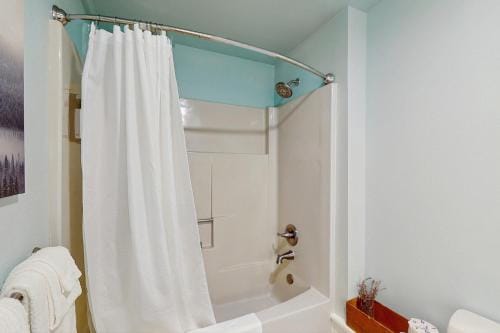The Friendly Studio Hotel in McKenzie River