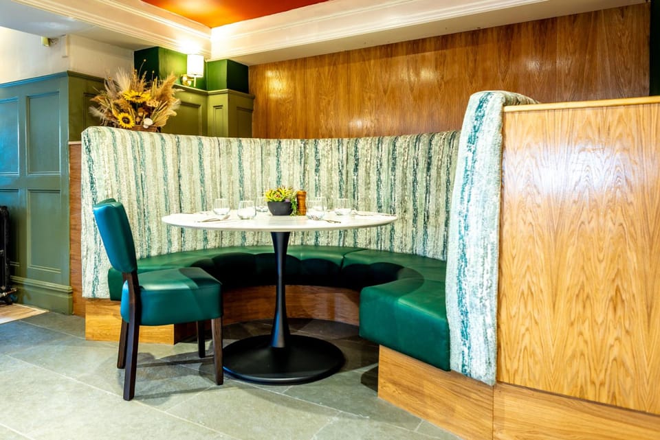 Wheatsheaf Inn, Bar Hill Hotel in England