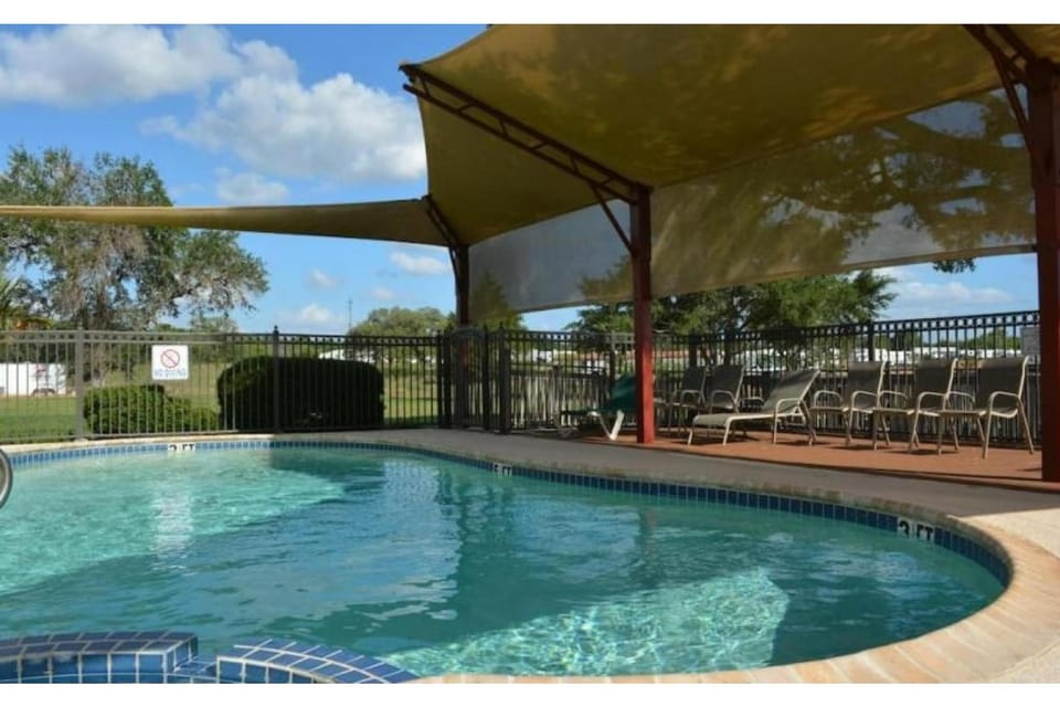 Hotel O Executive Inn & Suites Cuero Hwy 87 Hotel in Rio Grande