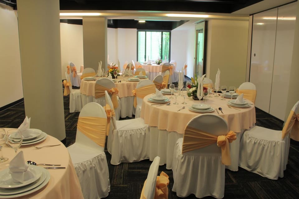 Banquet hall