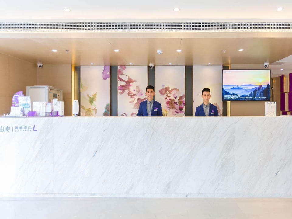 Lavande Hotel Daxing Airport New City Subway Station Hotel in Beijing