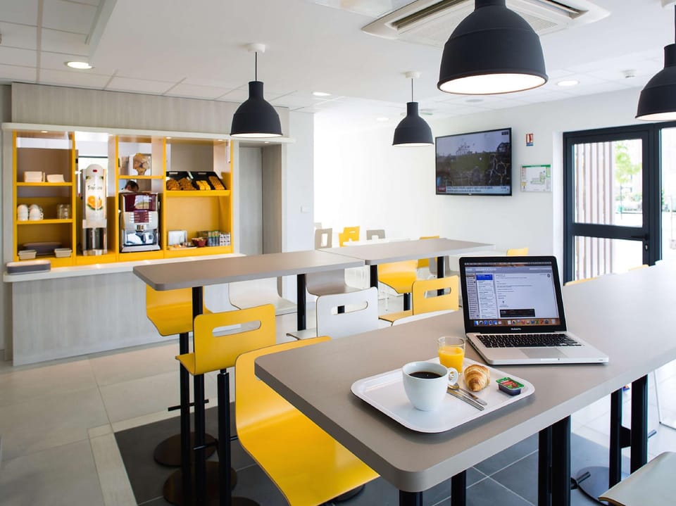 Coffee shop