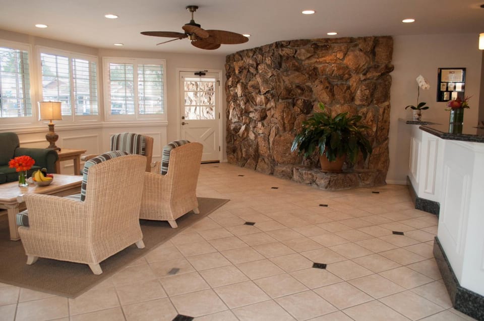 Laguna Shores Hotel Hotel in Laguna Beach