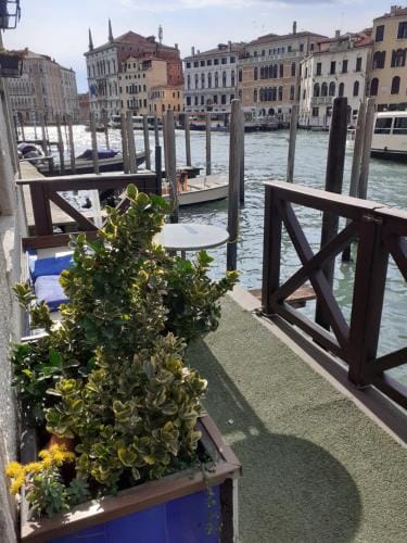Honeymoon suite on Grand Canal Hotel in San Marco