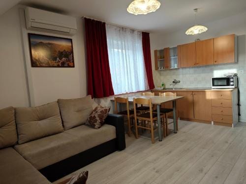 Apartmaji Pri Kokolu Hotel in Bled