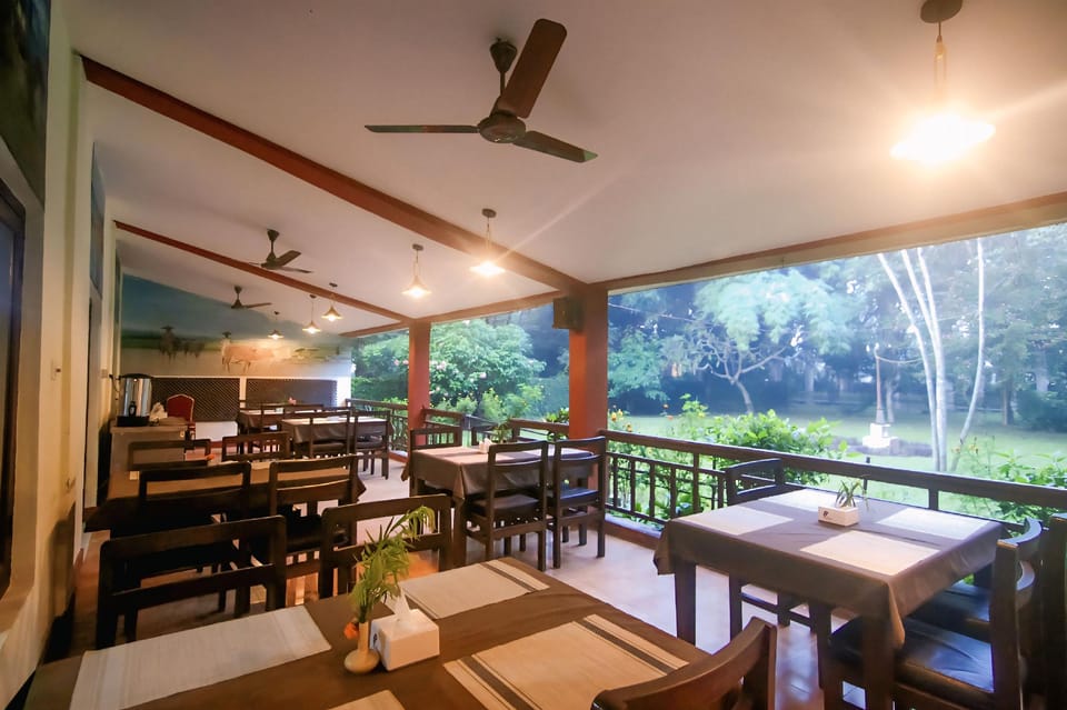 Chitwan Paradise Hotel Hotel in Bagmati Province, Nepal