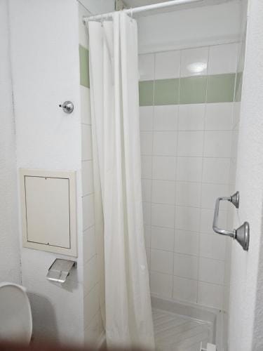 Studio confortable Genevois Hotel in Annemasse