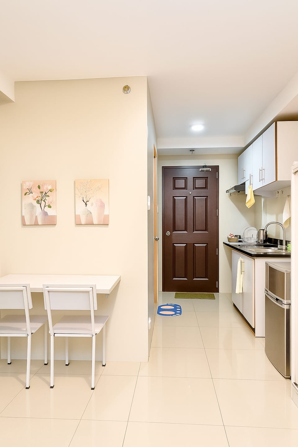 Cozy Persimmon Condominium Hotel in Lapu-Lapu City