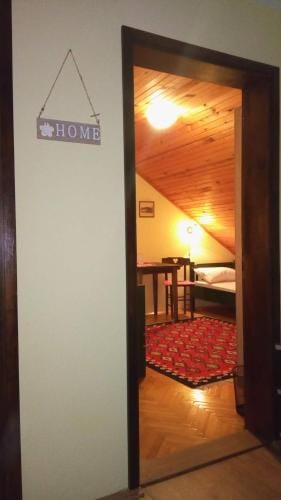 Putnicka kuca kod Dragane Hotel in Zlatibor District, Serbia