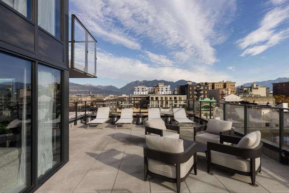 Keefer House Hotel in Vancouver