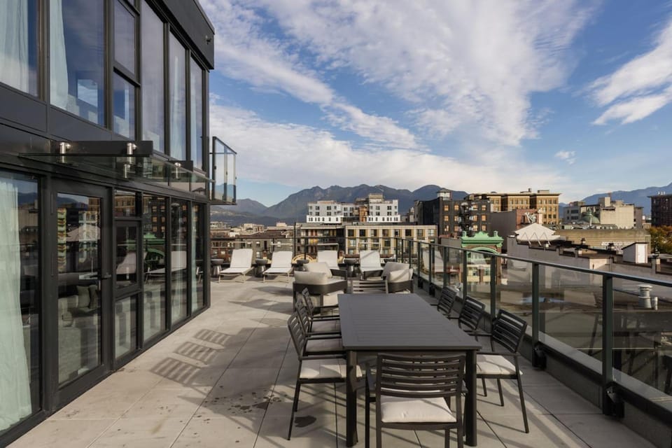 Keefer House Hotel in Vancouver