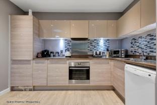 Deluxe Croydon Apartment – Ideal for NHS & Professionals Hotel in Croydon