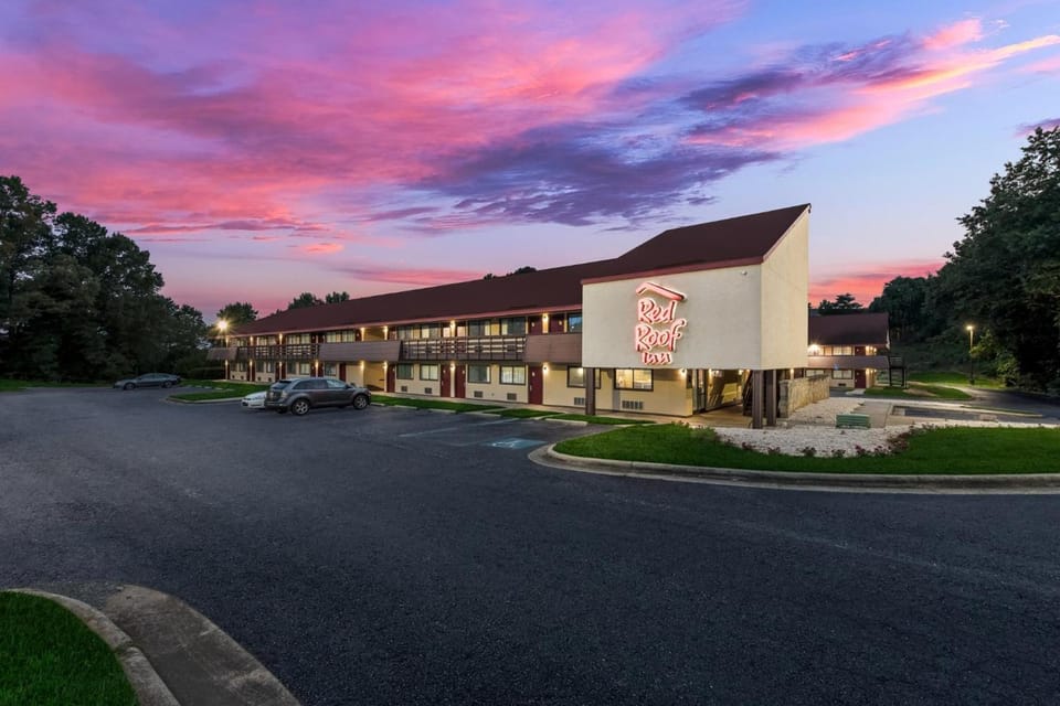 Red Roof Inn Hickory Hotel in Hickory
