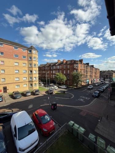 Luxurious 2 bedroom, 8 mins from city centre Hotel in Glasgow
