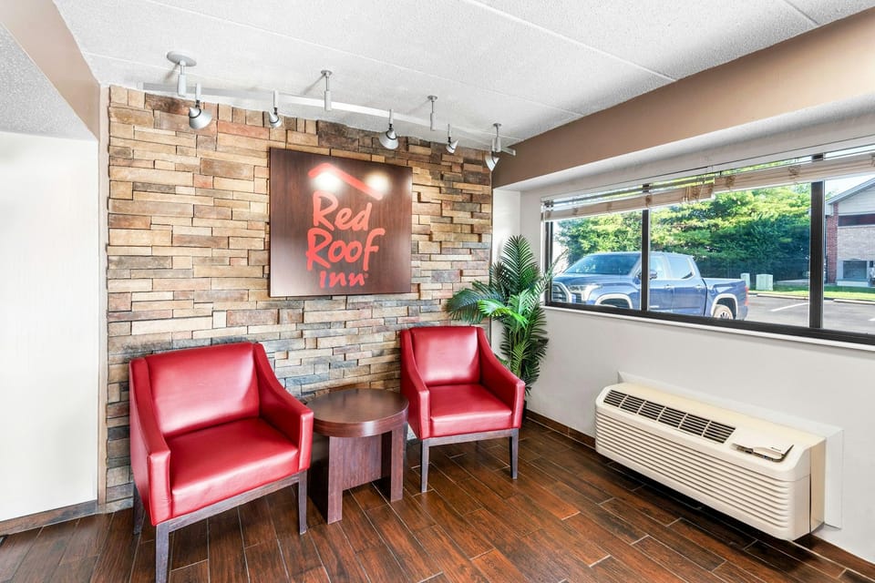 Red Roof Inn Indianapolis North - College Park Hotel in Pike Township