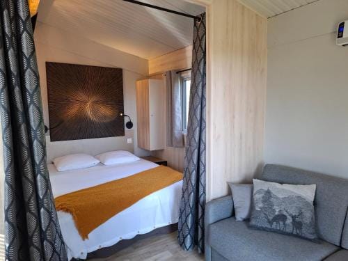 Les Cabanes d'Isa - Cab'Fer Lodge in Île-de-France