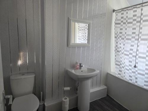 52 - room 4 - city view Hotel in Swansea