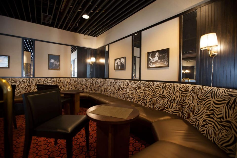 Bar/lounge