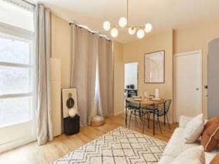 Modern and New Studio heart 16 District of Paris Hotel in Paris