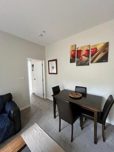 Self contained central Silverdale Hotel in Auckland Region
