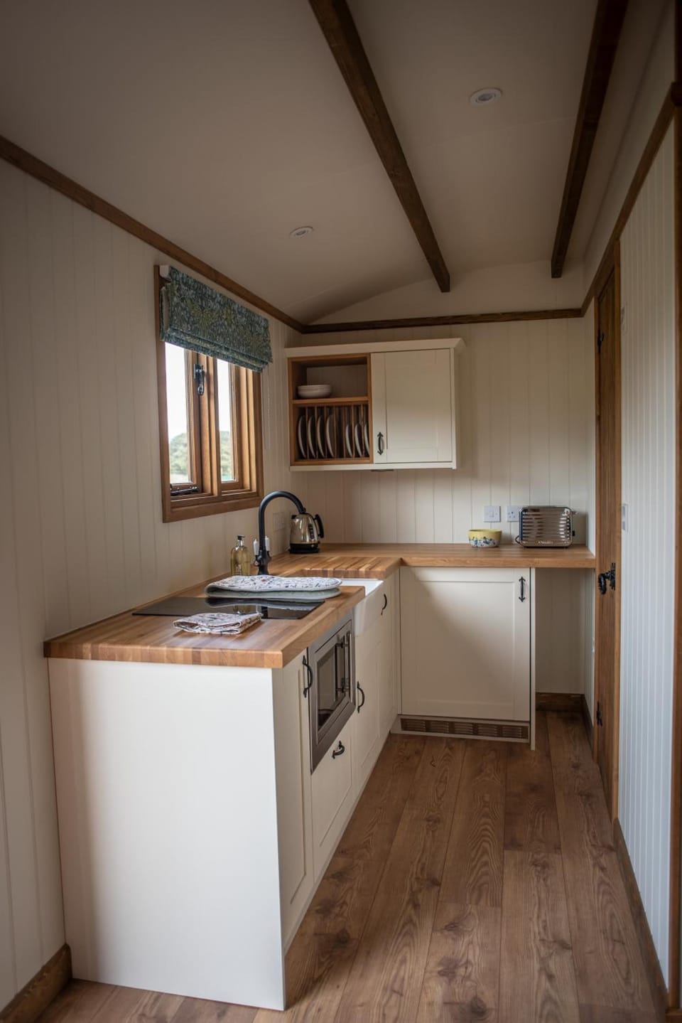 Pentland Shepherd Huts Lodge in Scotland