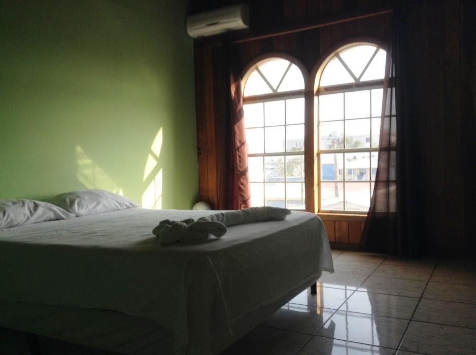 Amelia Guest House Hotel in San Pedro