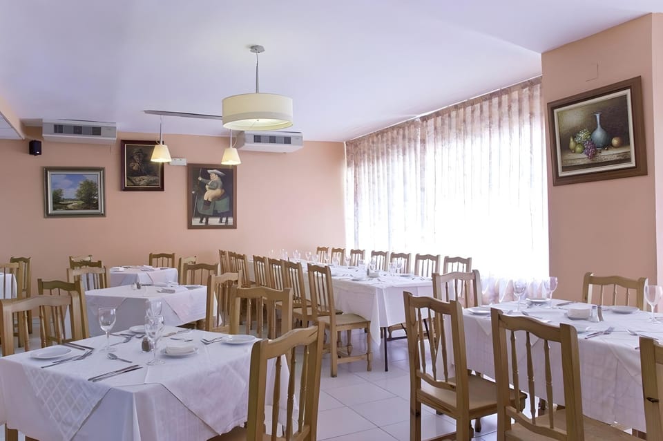 Apartamentos Resitur Hotel in Seville