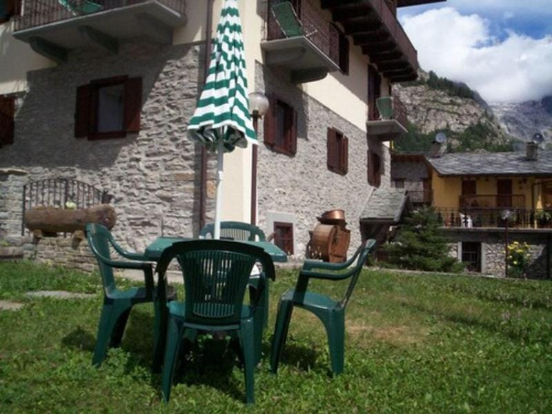 Hotel Ottoz Meuble Hotel in Courmayeur