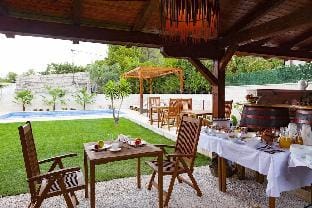 Villa Mediterranea Hotel in Bol