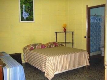 Guesthouse Dos Molinos Hotel in San Pedro Sula