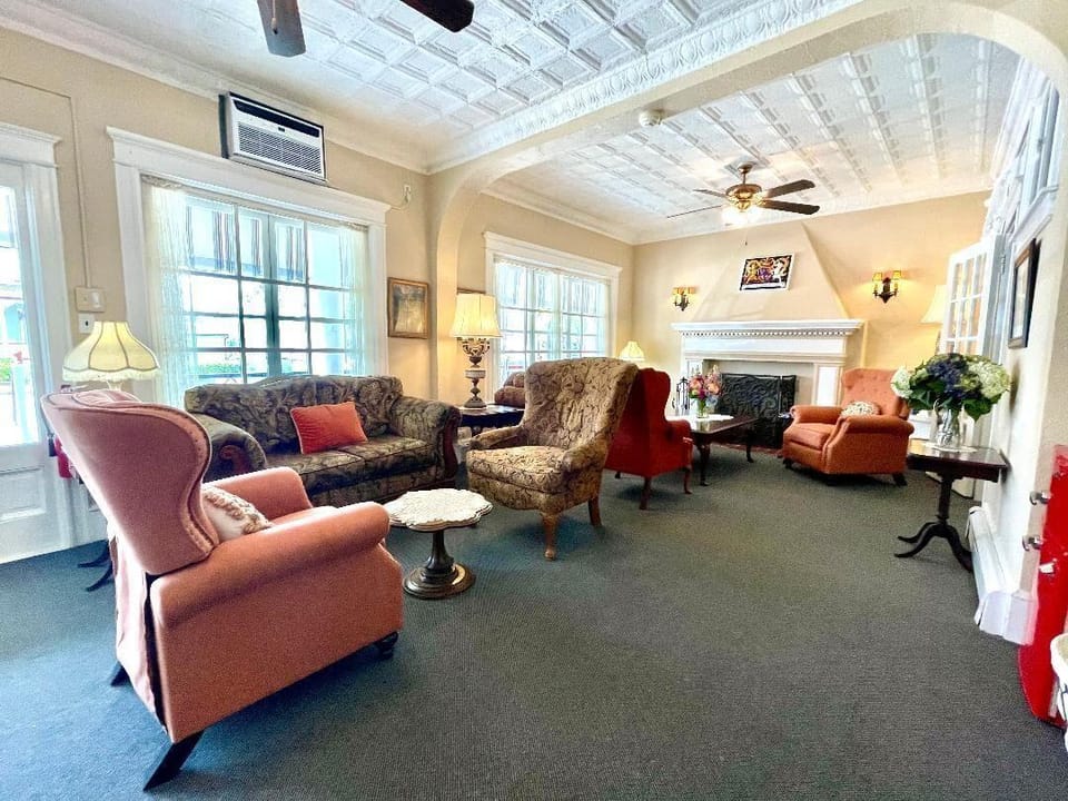 Quaker Inn Hotel in Ocean Grove