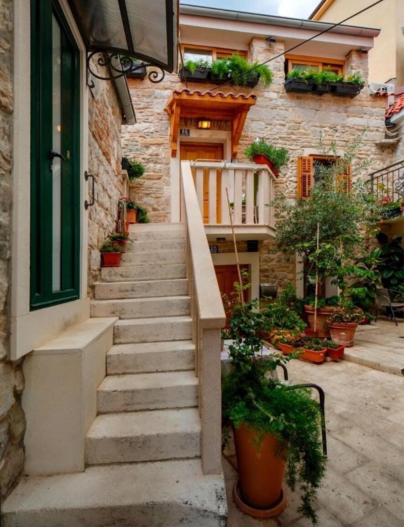 Stone House Luxury Rooms Hotel in Split