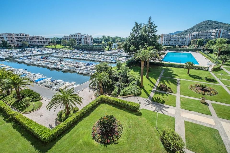 Cannes Marina Residence Hotel in Mandelieu-La Napoule