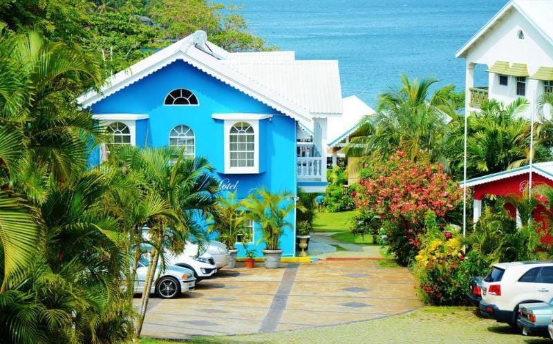 Beachcombers Hotel Hotel in Caribbean