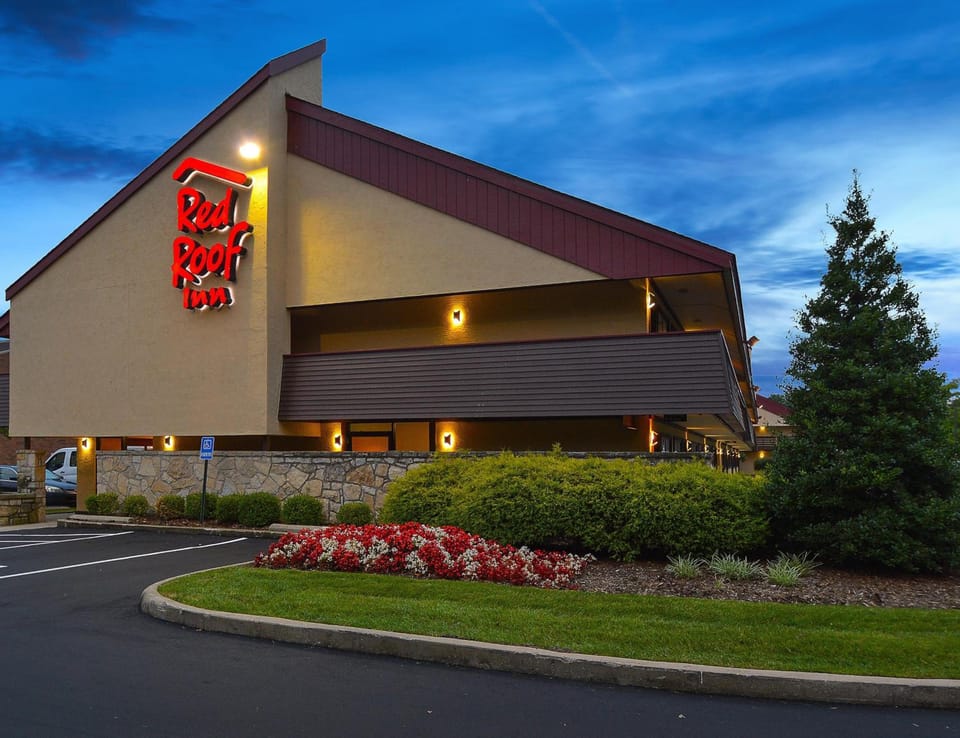 Red Roof Inn Louisville East - Hurstbourne Hotel in Hurstbourne