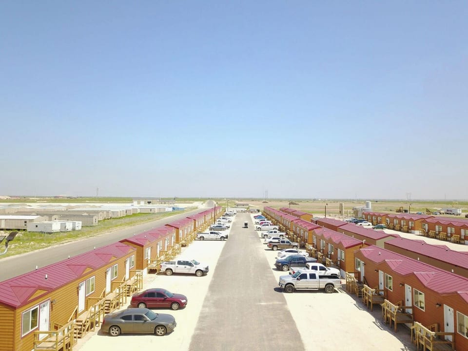 Custom Touch Village - Midland Hotel in Texas