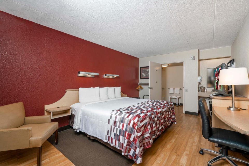 Red Roof Inn Louisville Expo Airport Hotel in Jefferson County