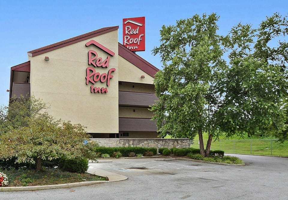Red Roof Inn Louisville Expo Airport Hotel in Louisville
