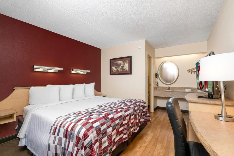 Red Roof Inn Louisville Expo Airport Hotel in Jefferson County