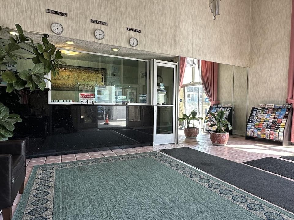 Garden Grove Inn Hotel in Westminster