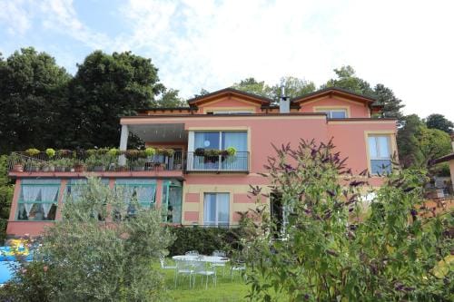 IL NIDO AL LAGO Hotel in Canton of Ticino