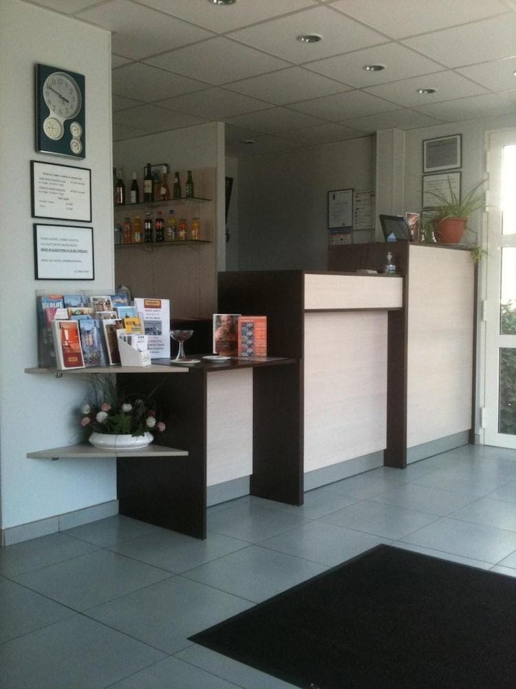 Hotel initial by balladins Roissy CDG / Saint-Mard Hotel in Île-de-France