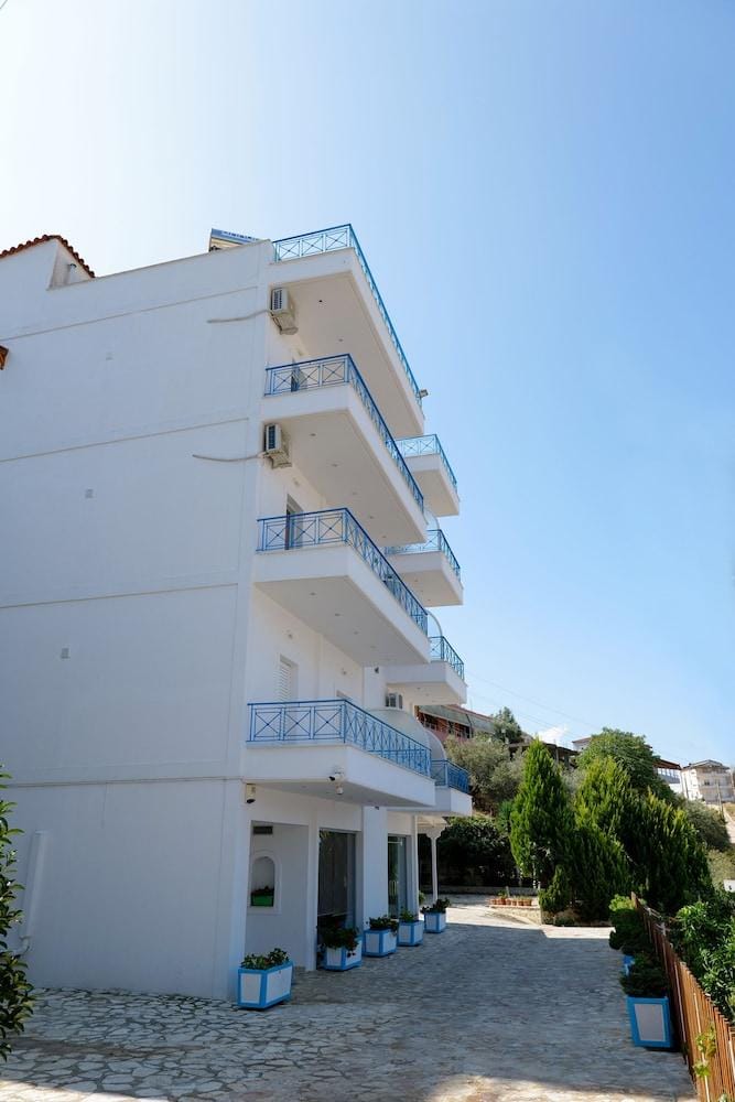 Miracle Luxury Apartments Hotel in Sarandë