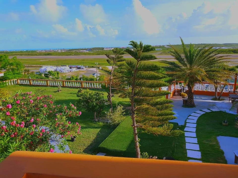 Sunset Ridge Hotel Hotel in Turks and Caicos Islands