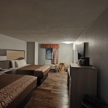 Mountain Vista Inn & Suites Hotel in Pigeon Forge
