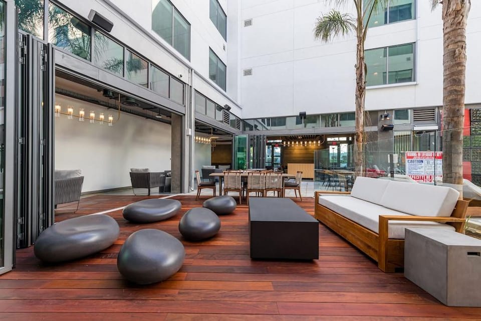 Shashi Hotel Mountain View, an Urban Resort Hotel in Mountain View