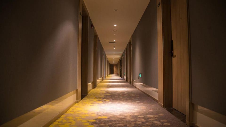 Vienna Zhihao Hotel (Hangzhou Xiaoshan Airport Yipeng Subway Station) Hotel in Hangzhou