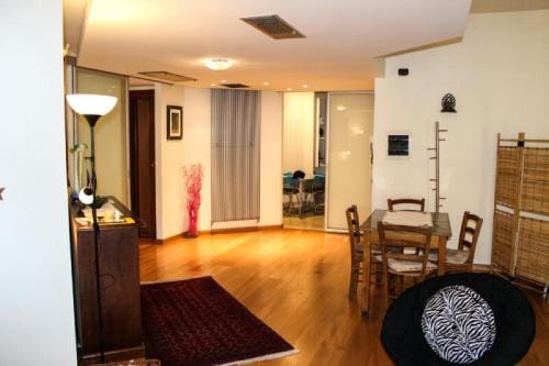 ZEUS Rooms Superior Hotel in Florence