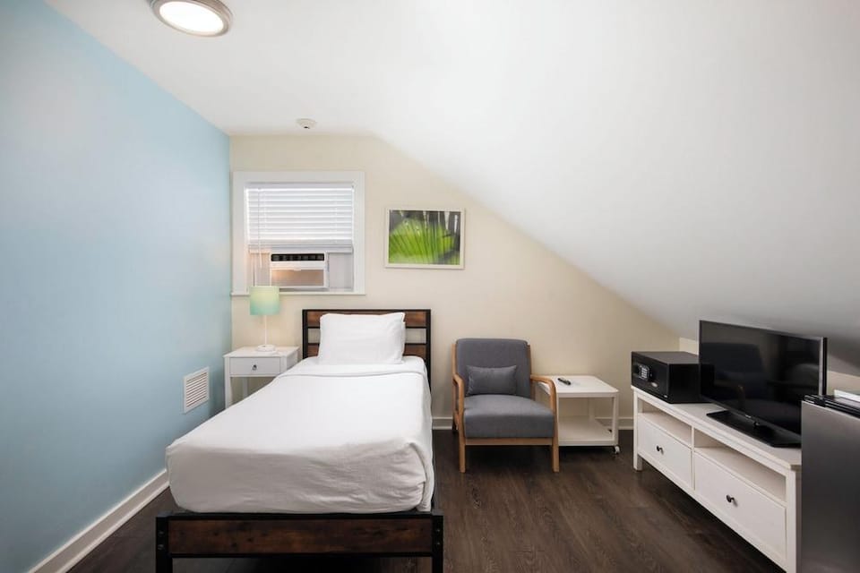 The Southernmost Inn - Adults Only Hotel in Key West