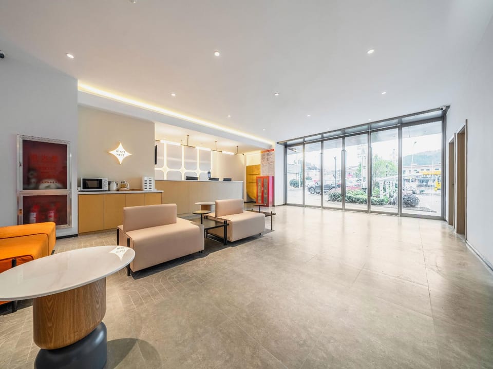 Jinjiang Inn (Yuxian Mingducheng Branch) Hotel in Zhejiang